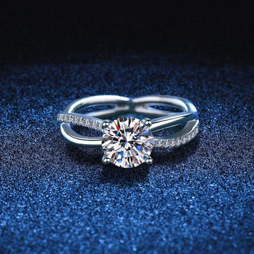 [Super CiCi]ELEGANT 4-PRONG CROSSOVER MOISSANITE ENGAGEMENT RING