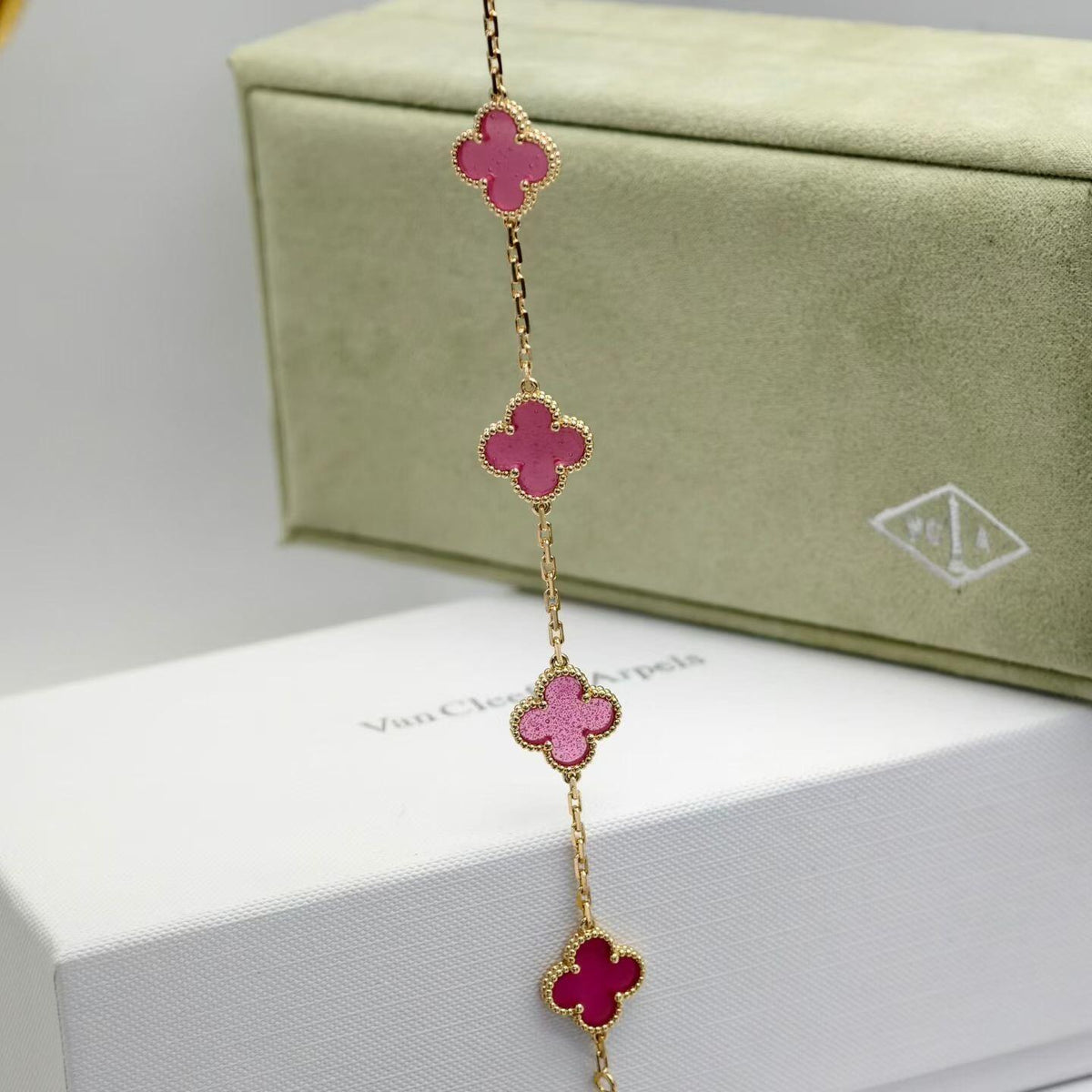 [Super CiCi]NEW CLOVER 5 MOTIFS PINK ENAMEL BRACELET