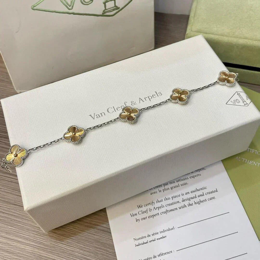 [Super CiCi ] CLOVER 5 MOTIF LASER BRACELET COLLECTION