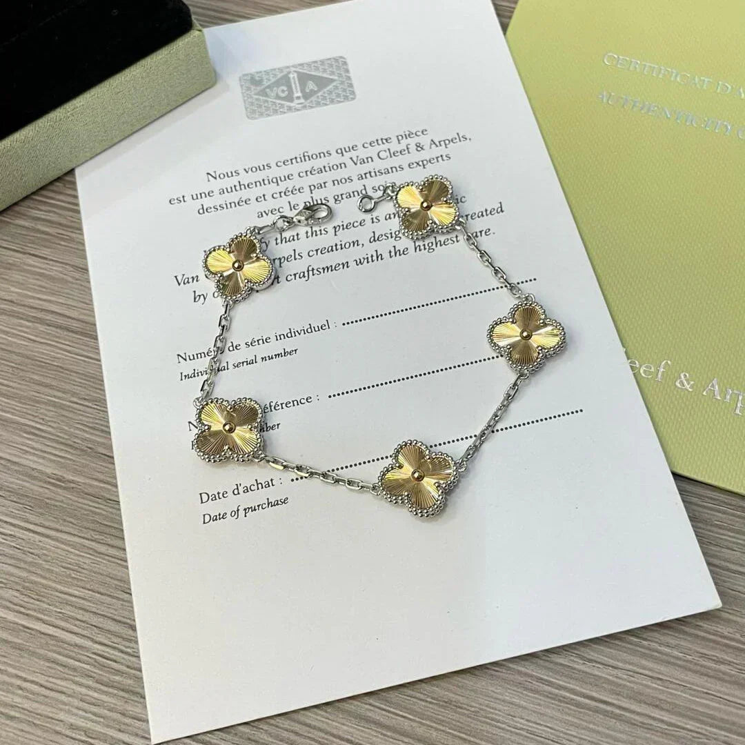[Super CiCi ] CLOVER 5 MOTIF LASER BRACELET COLLECTION